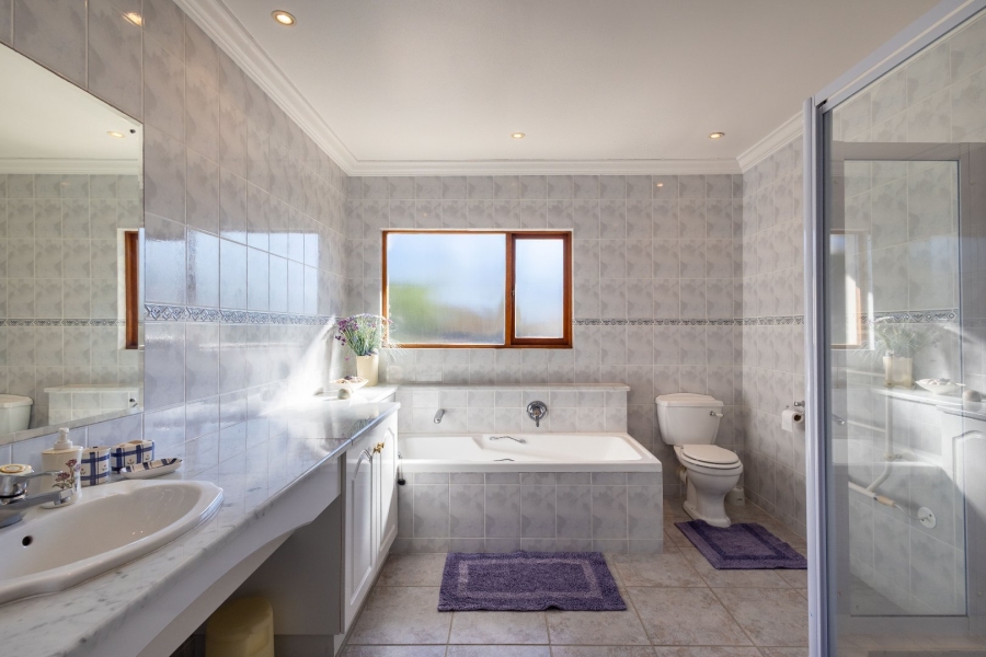 4 Bedroom Property for Sale in Lower Robberg Western Cape